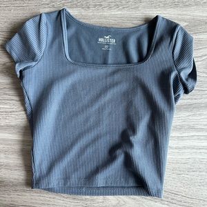 Hollister Cropped Tee